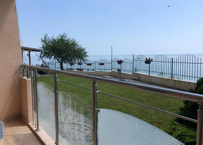 Coral корал бийч Апартаменти *