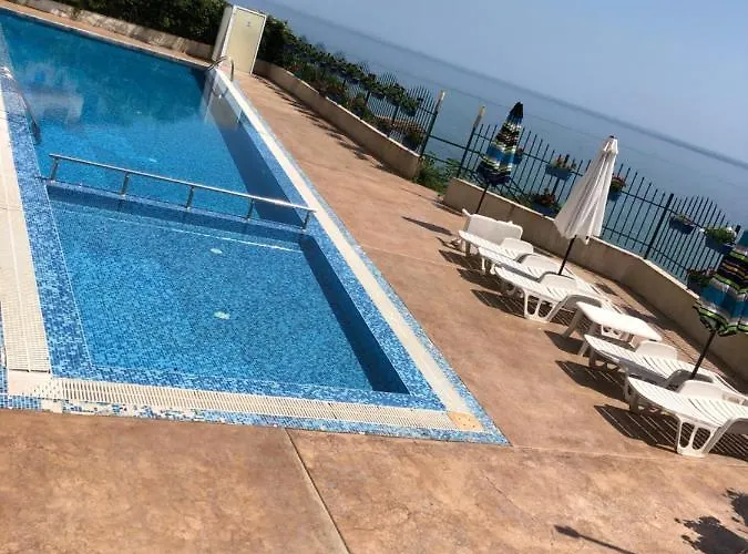 Coral корал бийч