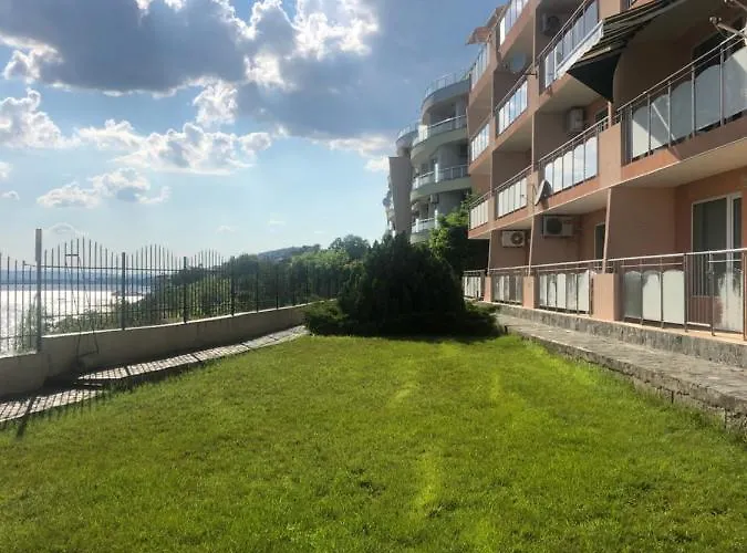 Coral корал бийч Апартаменти Светий Влас